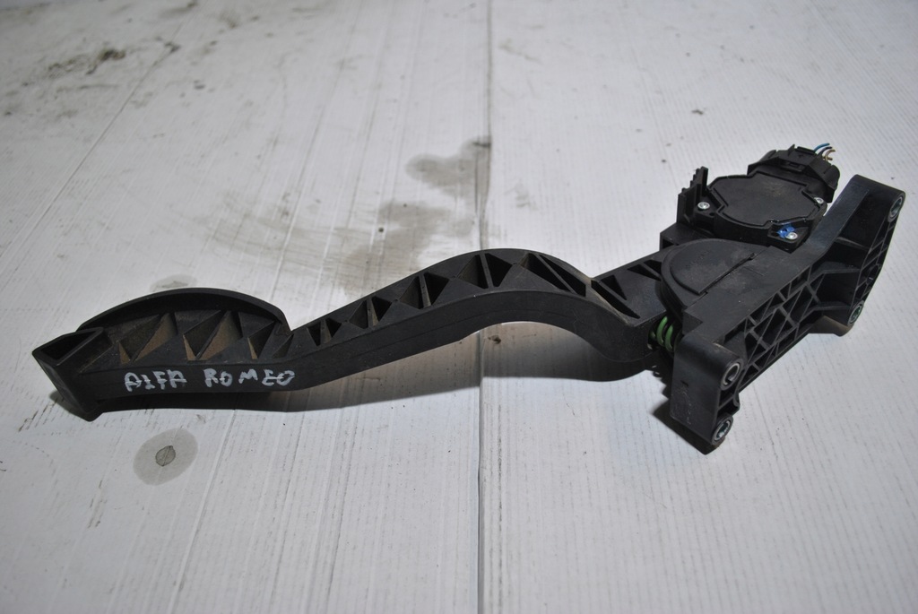 фото №3, Потенциометр педаль газа alfa romeo 147 0281002380