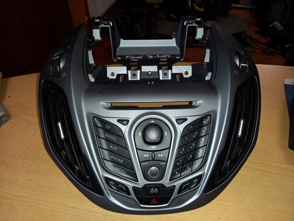 фото №1, Ford b-max радіо панель середній консолі повітроводи 2013r