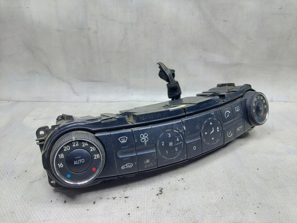 фото №1, Mercedes w211 панель кондиционера обдув 2118300385