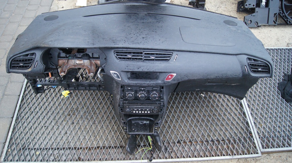 фото №1, Приборная панель citroen c3 ii europa оригинальная 2009+