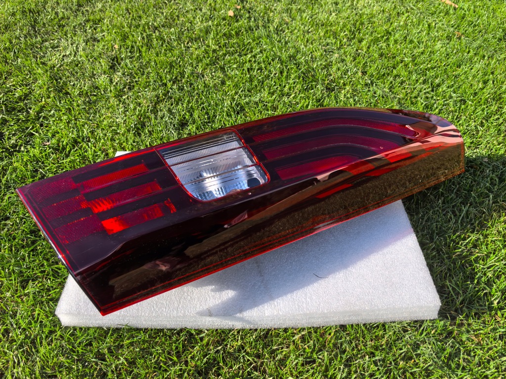 Купить Opel citroen peugeot toyota лампа задний  правая cała!