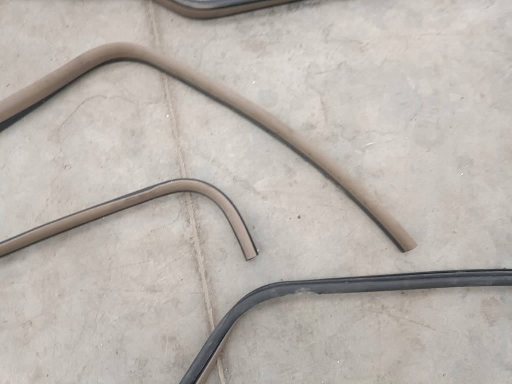 фото №6, Chrysler town country прокладка дверь задняя posiadamy tez чёрные