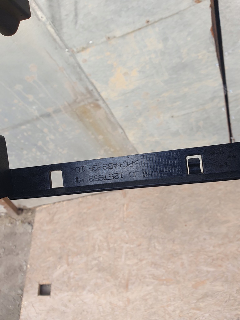 фото №9, Mercedes w204 консоль приборная панель + подушка пассажира