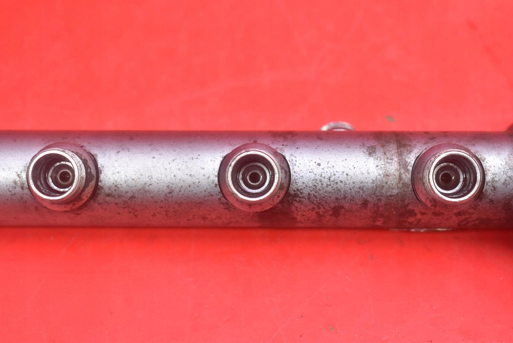 фото №8, Молдинг впрыскная a6420700495 mercedes r-klasa w251 3.0 cdi 224 km 05-10