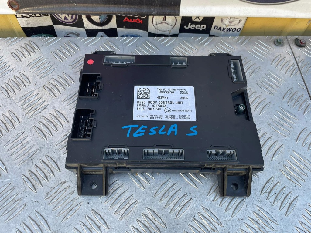 Купити Tesla model s блок керування модуль bcm ideał 1010907