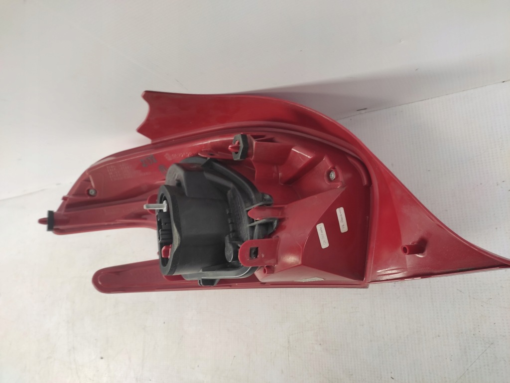 фото №8, Peugeot 208 i лампа правая задняя задняя 2012- led