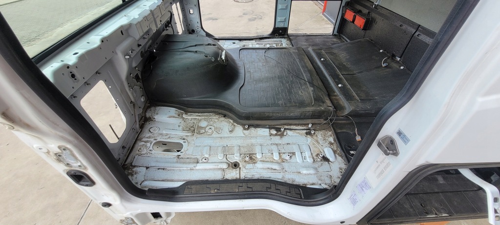 фото №15, Кабина volvo fh 4 fh 5 каркас + опрокидывание кабины + обивка + люк