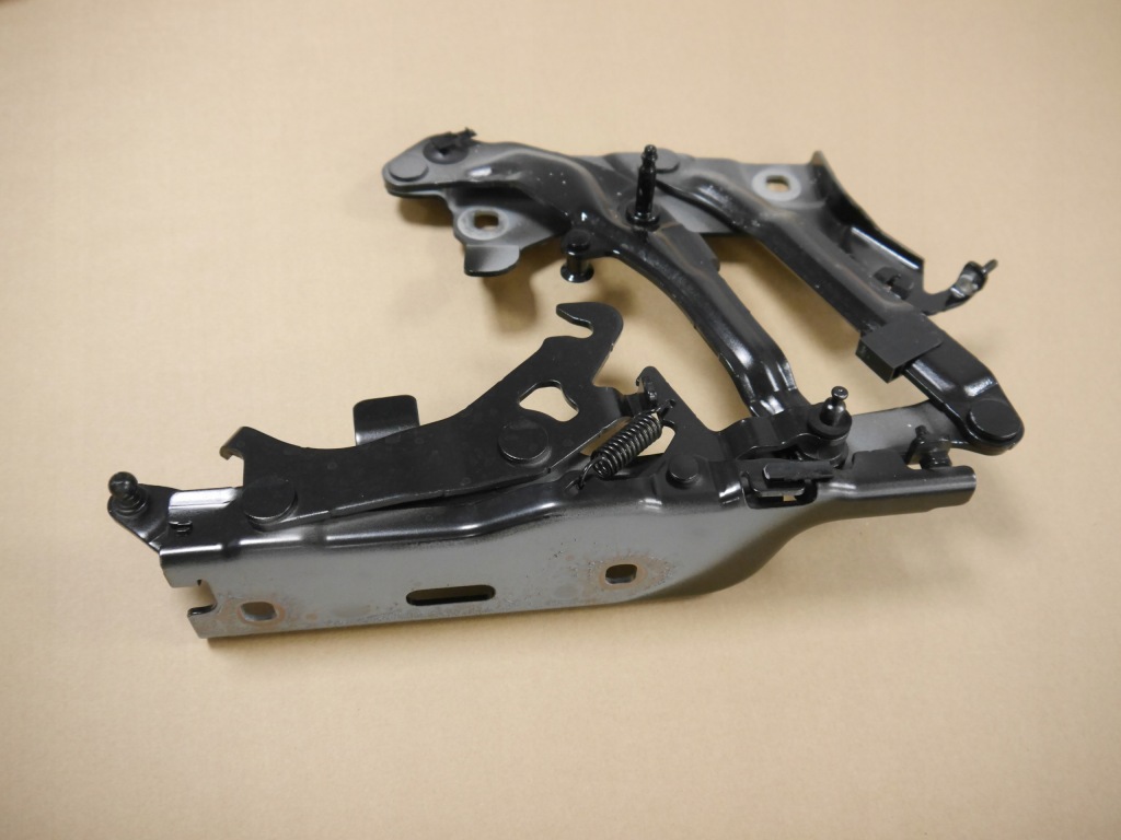 фото №1, Audi q5 80a петля капот правый 80a823302d