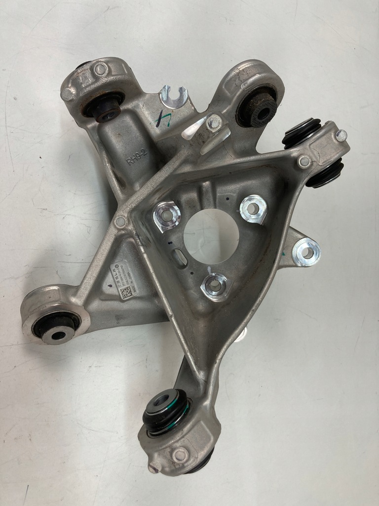 фото №8, Поворотный кулак правая задняя tesla y