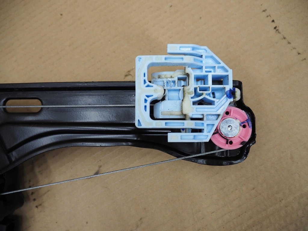 фото №12, Подъемник механизм стекло левый перед bmw 2 f46 f45