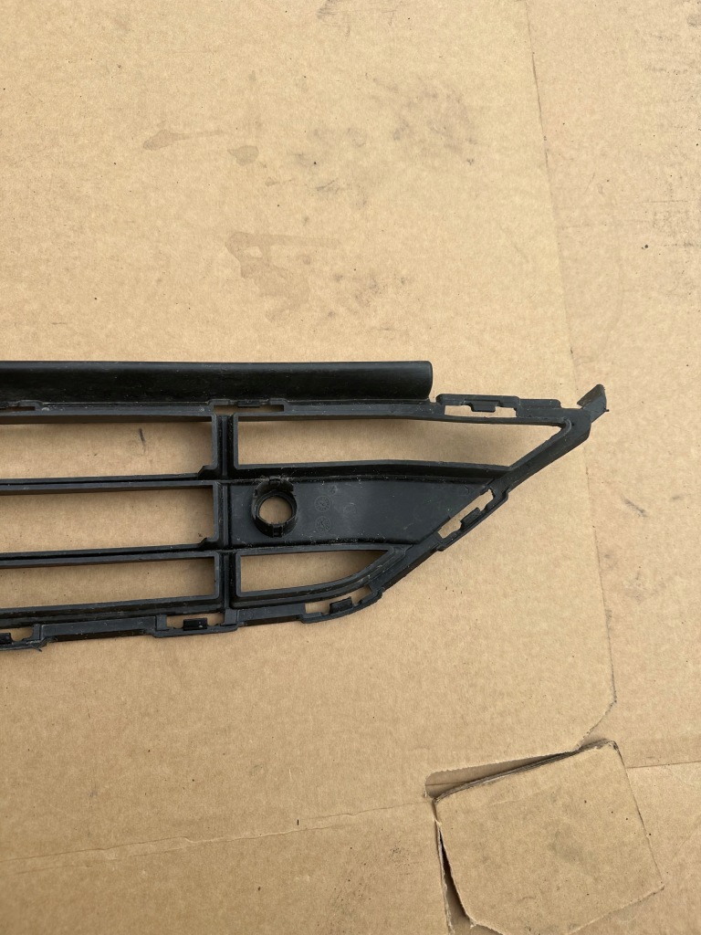 Решётка средняя бампера перед передняя volvo xc90 2 рестайлинг  31663497 Киев