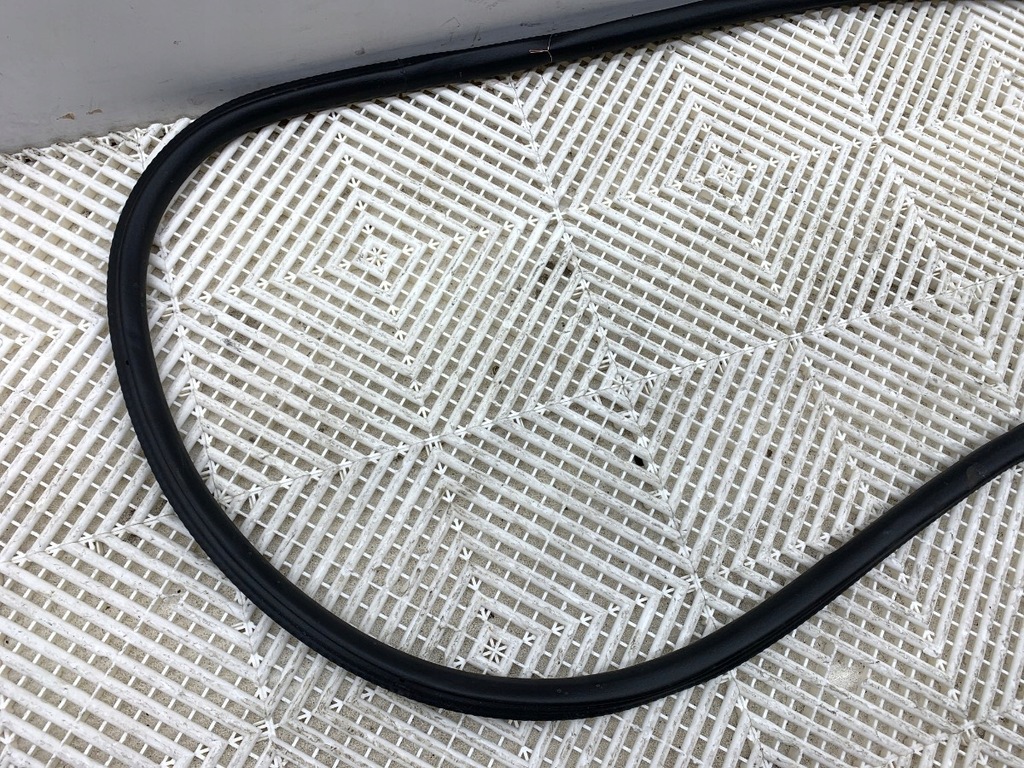 фото №2, Прокладка дверь перед левая mercedes gle suv