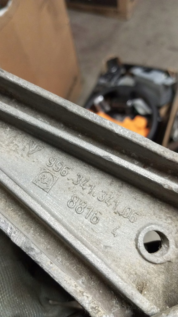 Важіль перед правий porsche carrera 911 996 3.4 Недорого