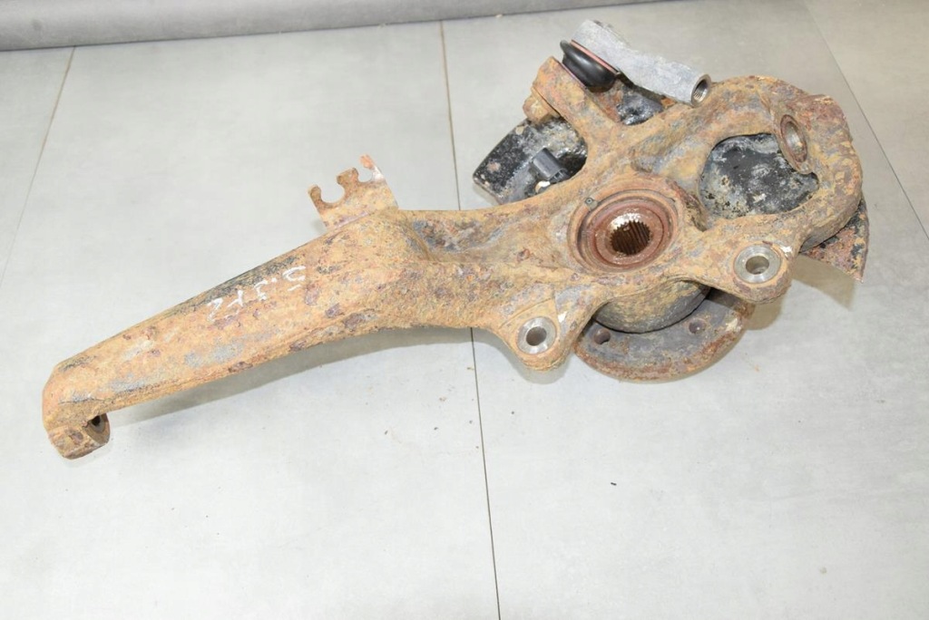 фото №4, Vw amarok поворотный кулак правая перед 2h0258d