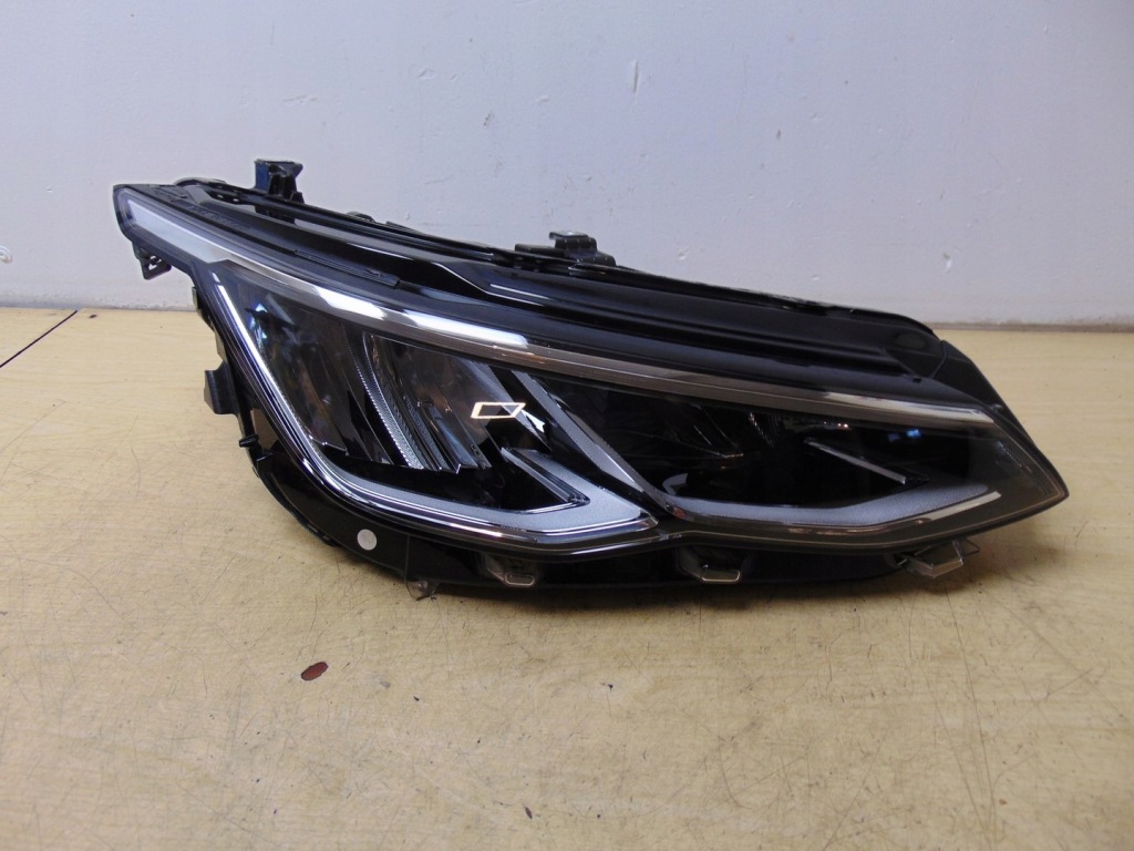 Купить Фара правый  перед vw golf viii led европа оригинал