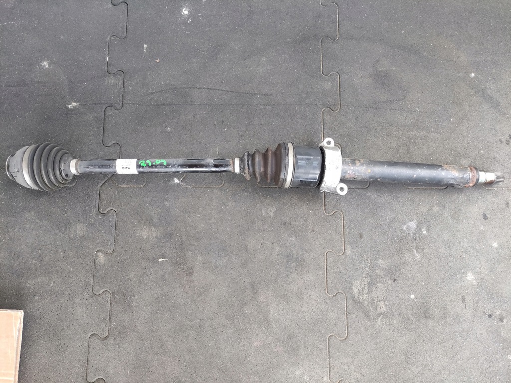 фото №1, Привідний вал права задня bmw i8 i12 8611320