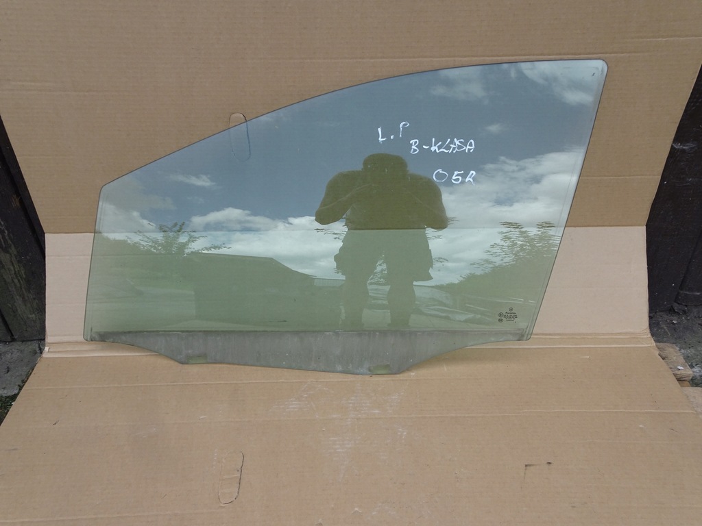 фото №1, Mercedes b-klasa w245 стекло левый перед 05r