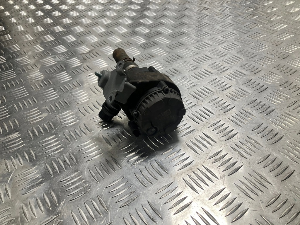 фото №1, Насос wody bmw i3 i01 lci 8600285