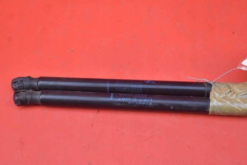 фото №5, Привод амортизаторы крышки 8200583852 renault clio 3 iii kombi lift 09-12