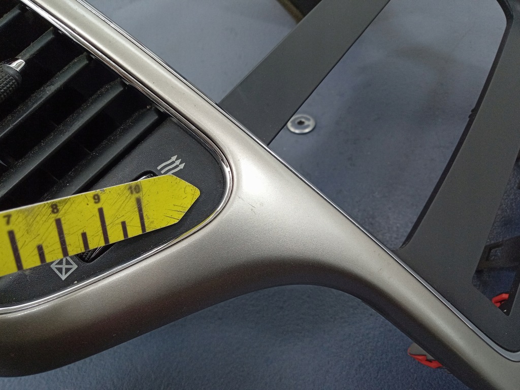 фото №4, Grand cherokee wk2 ґрати обдув 00007409