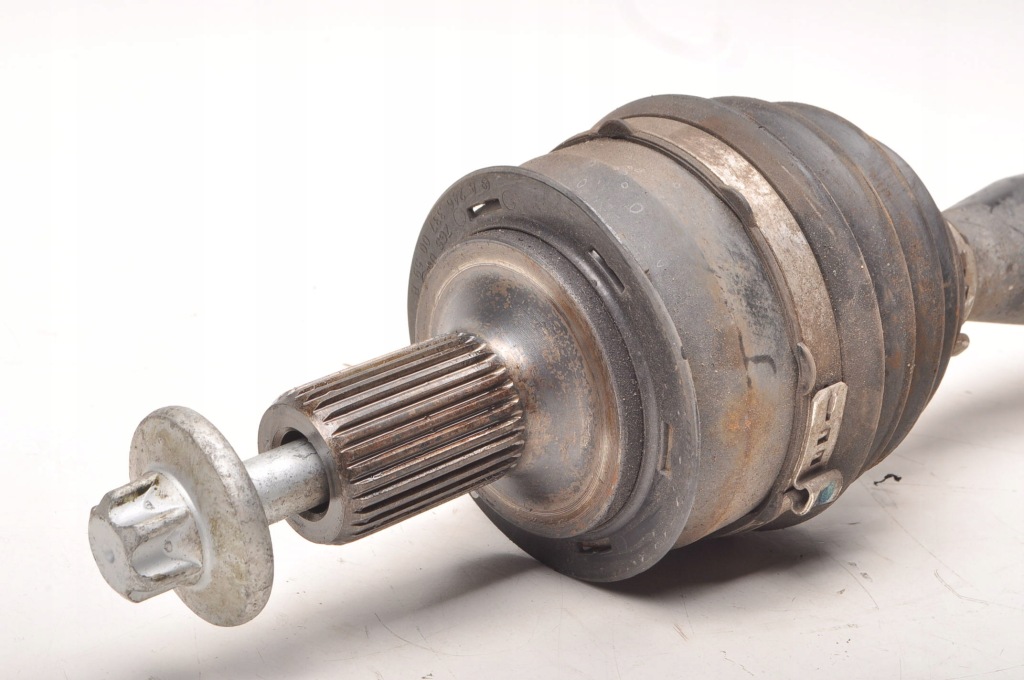 Mercedes w156 w117 приводной вал левая короткий a2463302301 Недорого