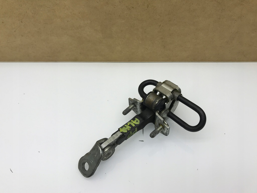 фото №1, Alfa romeo gt ограничитель дверь правый перед