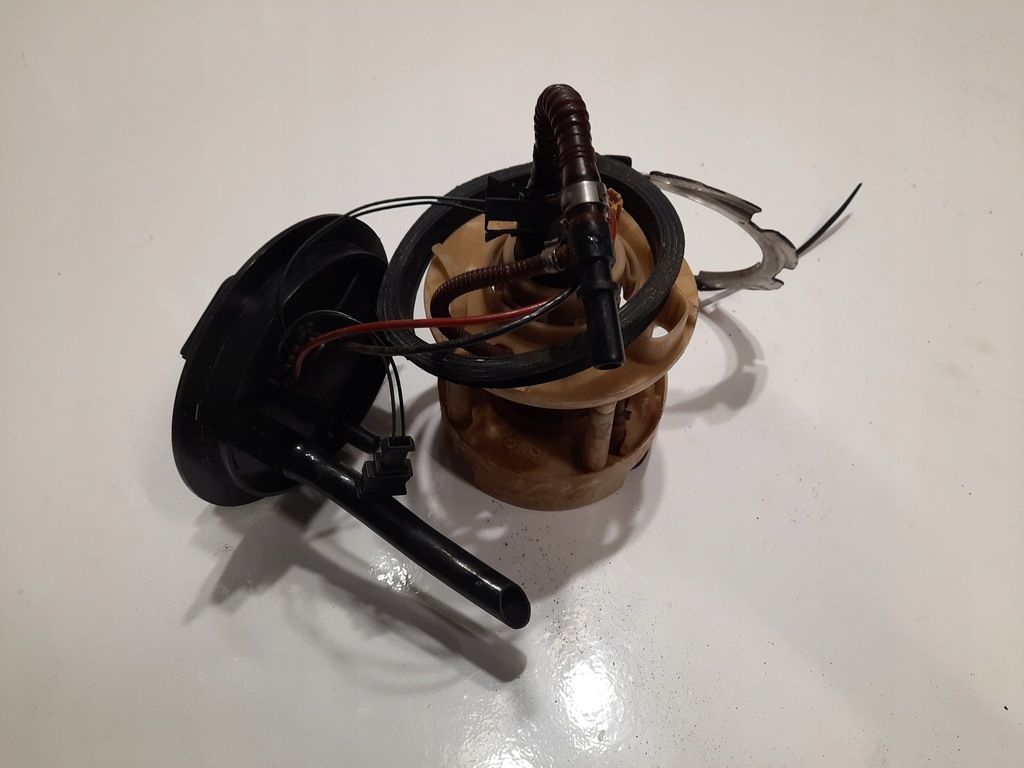 фото №1, Audi r8 420 08r 4.2 v8 насос пального 420201319c