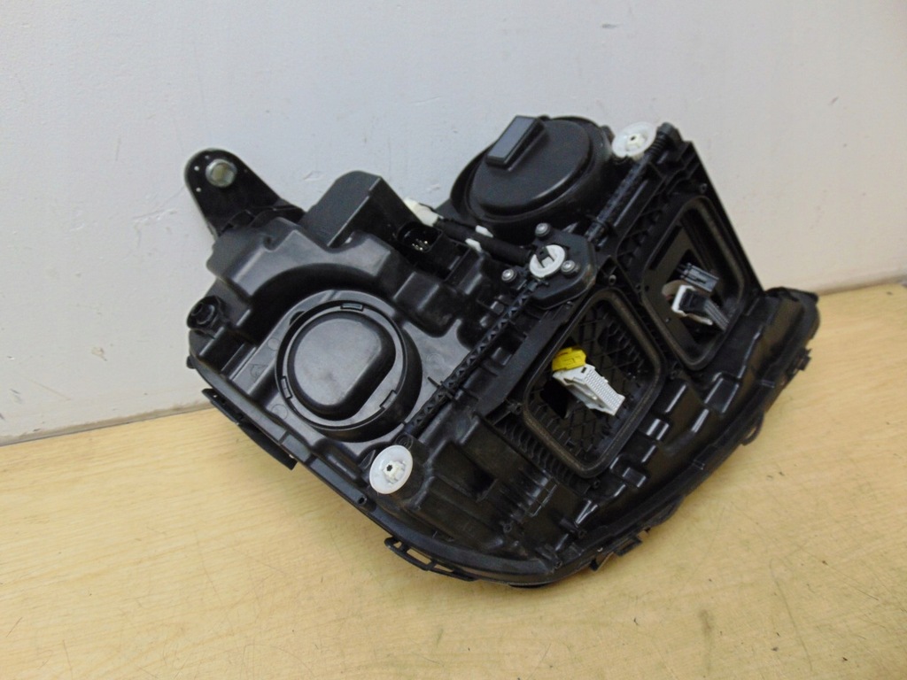 фото №12, Лампа левая перед mercedes w213 a2139068309 europa