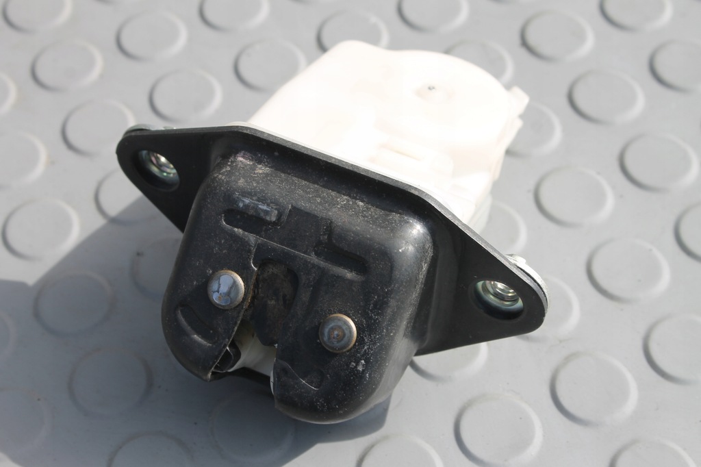 фото №1, Замок крышки багажника задняя subaru forester iii 08-