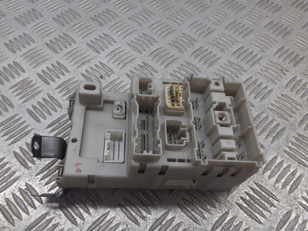 фото №1, Коробка предохранителей toyota rav4 ii 2.0 d4d 82733-42080