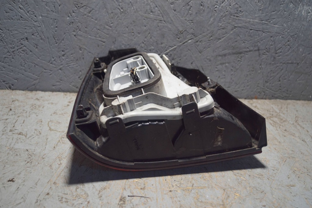 Vw polo iv 9n3 рестайлинг  лампа правая задний  s1598 Оригинал