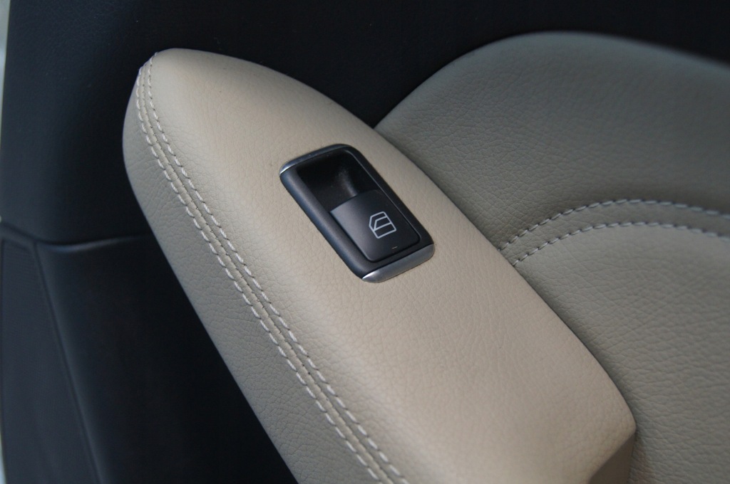 фото №5, Mercedes w166 ml350 обшивка дверь правый задняя