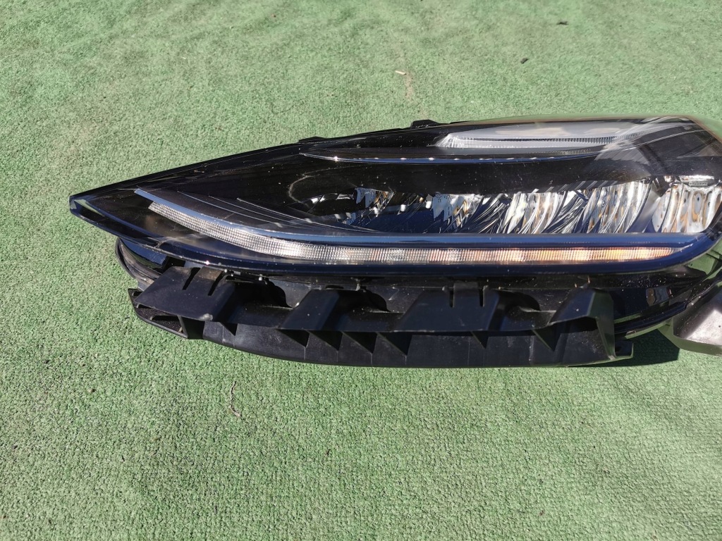 Tesla model 3 17- фара ліва перед передня full led 1077375-50-b Доставка