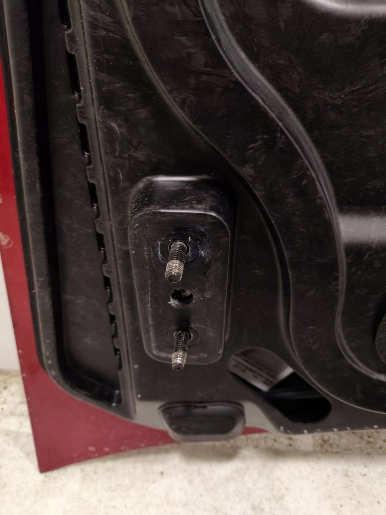 Maserati mc20 2023 капота 67015686 Доставка