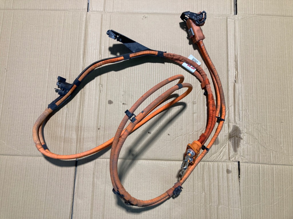 фото №1, Шланг аккумулятора vw passat b8 gte 3q0971015e