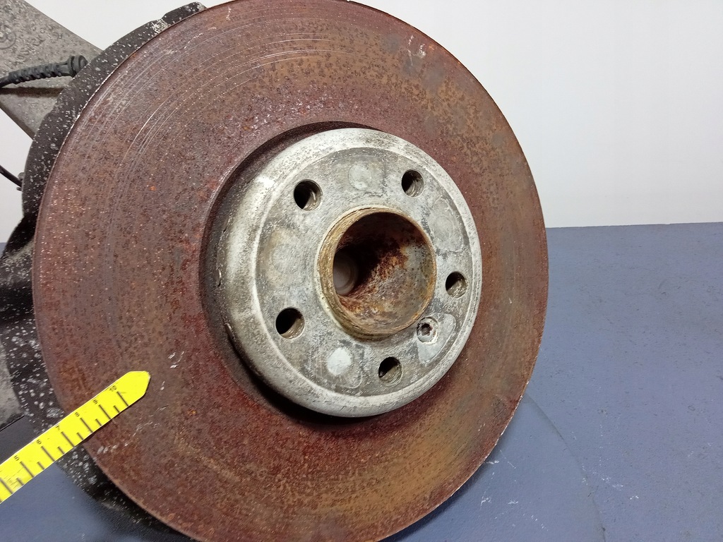 фото №5, Bmw 5 f10 f11 3.0d 535d поворотный кулак левая перед