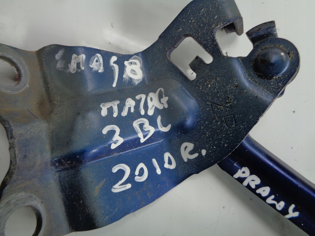 фото №3, Mazda 3 2010 петля капот правый