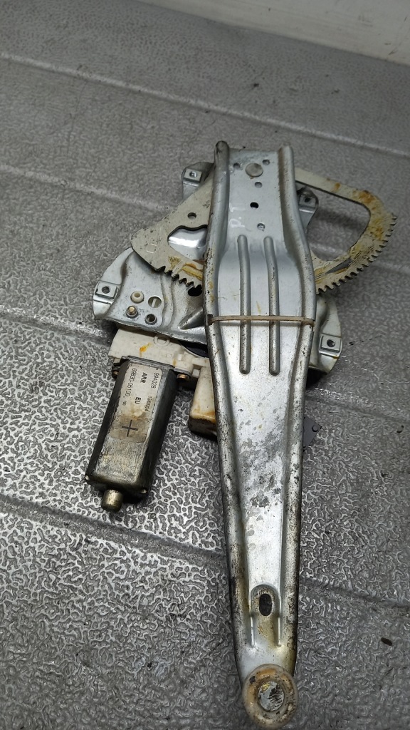 фото №4, Подъемник правый задняя toyota avensis t25 04r 2.0d