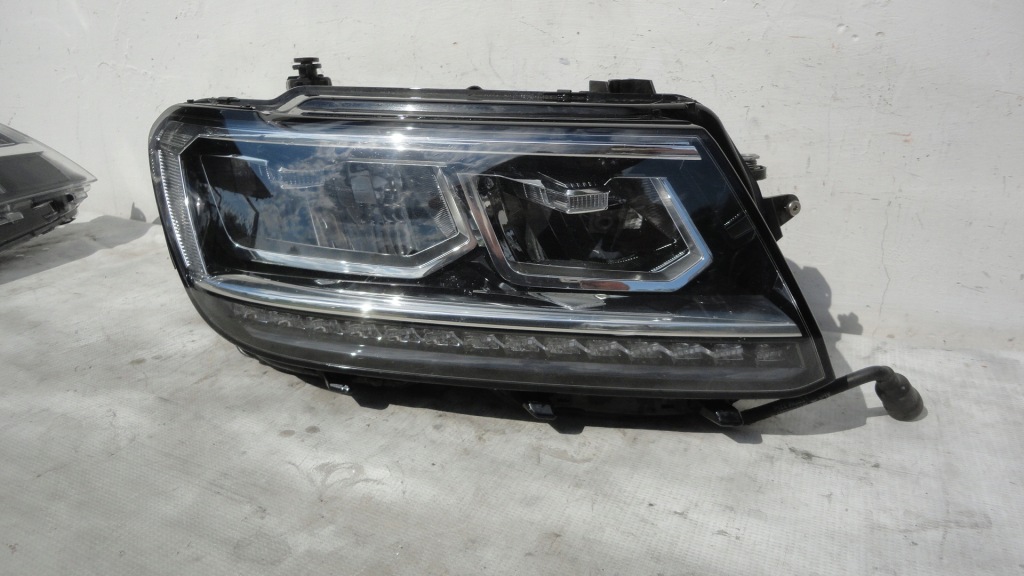 фото №1, Лампа правая перед vw tiguan ii full led 5nb europa