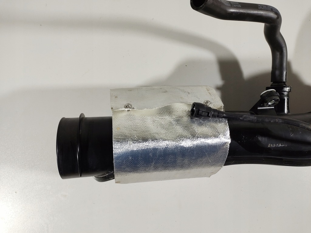 фото №7, Volvo v40 12r- труба шланг повітря 31370975