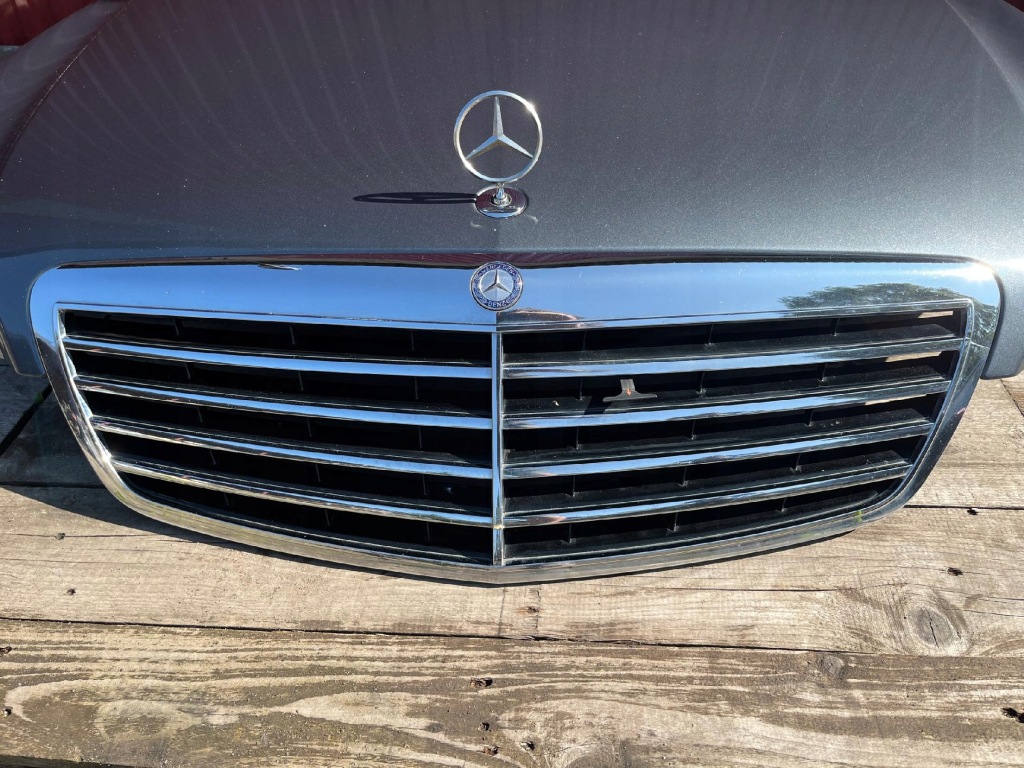 фото №1, Mercedes w221 przedlift решётка радиатора оригинал хороший состояние