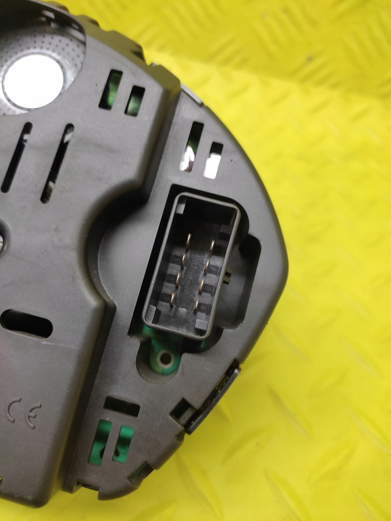 фото №4, Skoda fabia 1.4 mpi счетчик приборы 6y1919860c