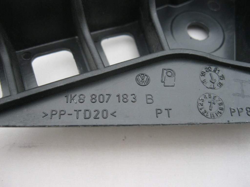 фото №12, Лівий кронштейн напрямна кронштейн бампера передній vw scirocco 2009-2014