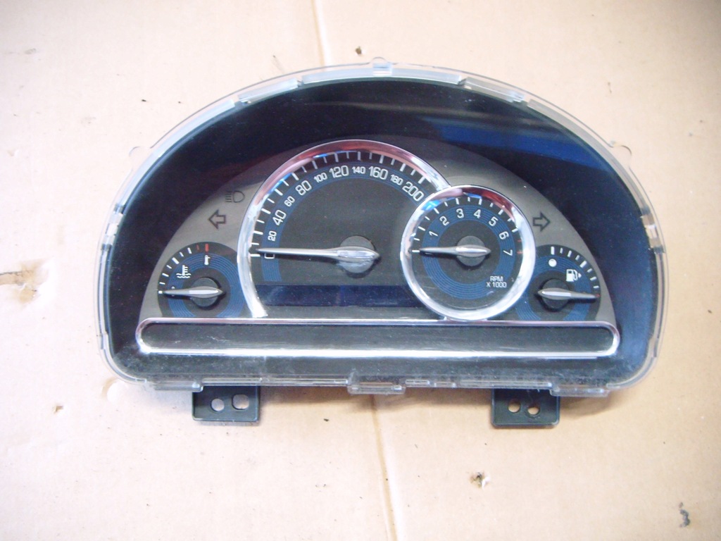 фото №1, Chevrolet hhr 2.4b лічильник прилади
