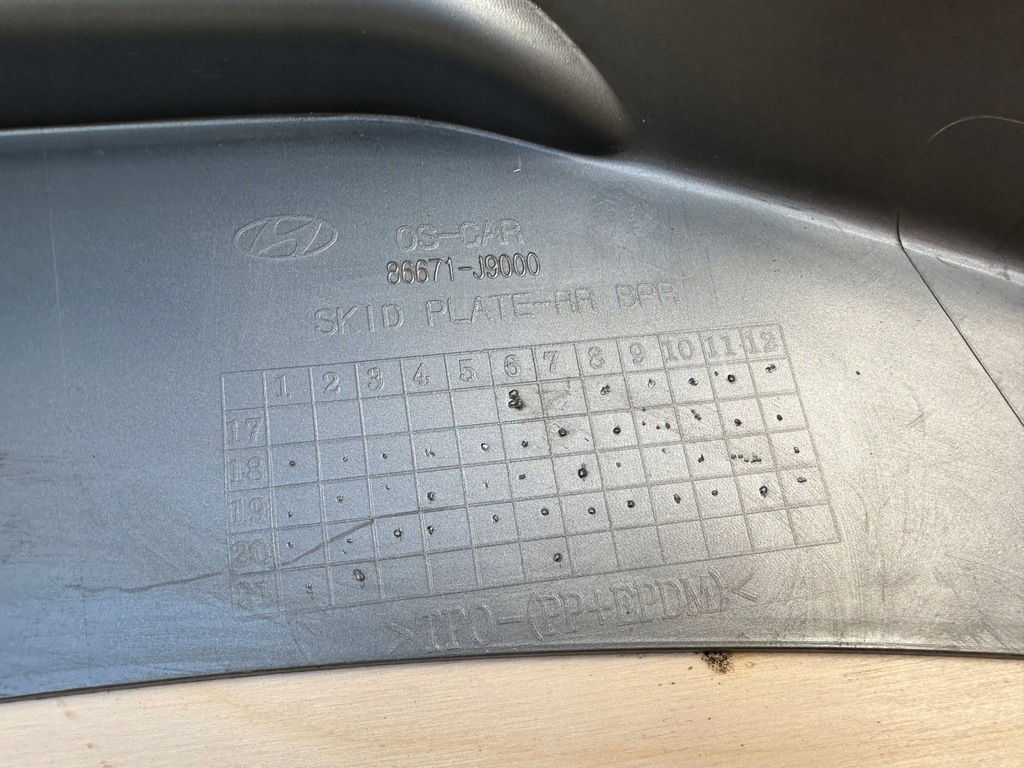 фото №11, Hyundai kona 17r- спойлер диффузор накладка бампера задняя задняя 86671-j9000