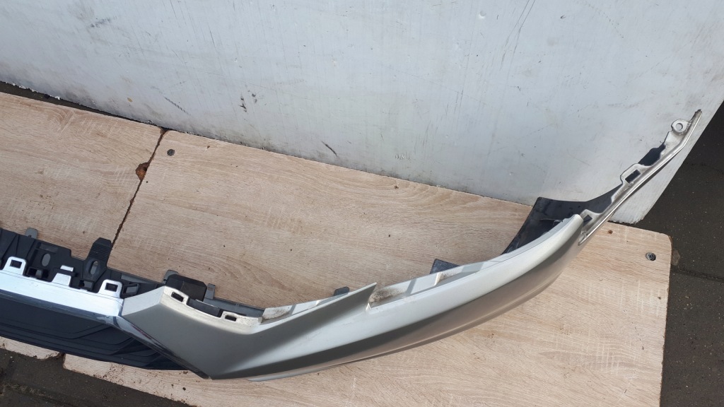 фото №8, Audi a4 8w0 15- бампер передний решётка радиатора 8w0807437