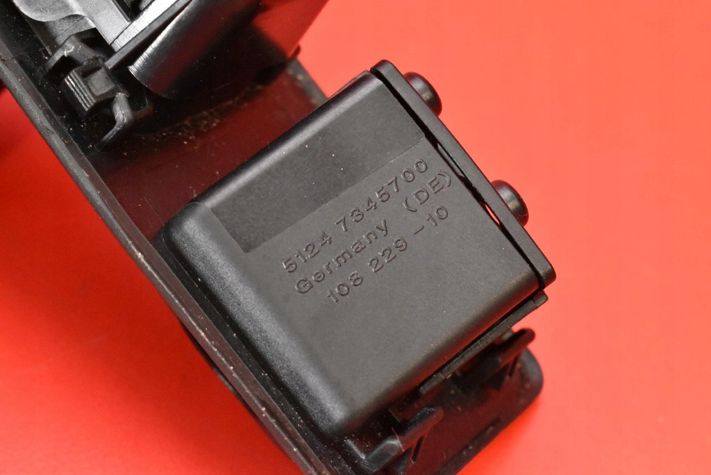 Ручка кнопка крышки задний  задний 7345700 bmw x5 f15 13-18 с Разборки