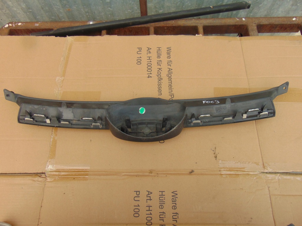 Решётка  решётка радиатора решётка ford focus mk3 Доставка