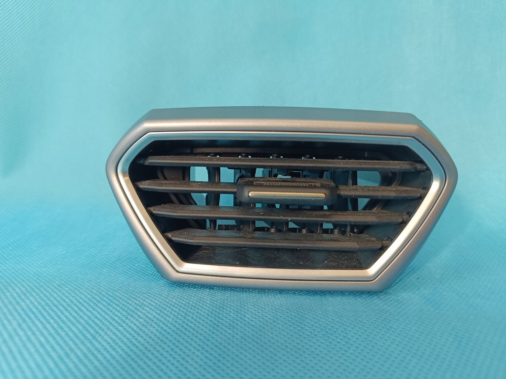 фото №1, Seat leon 4 iv fr combi 2.0 tdi 110kw 2021 r решётка обдув правая 5fb820902