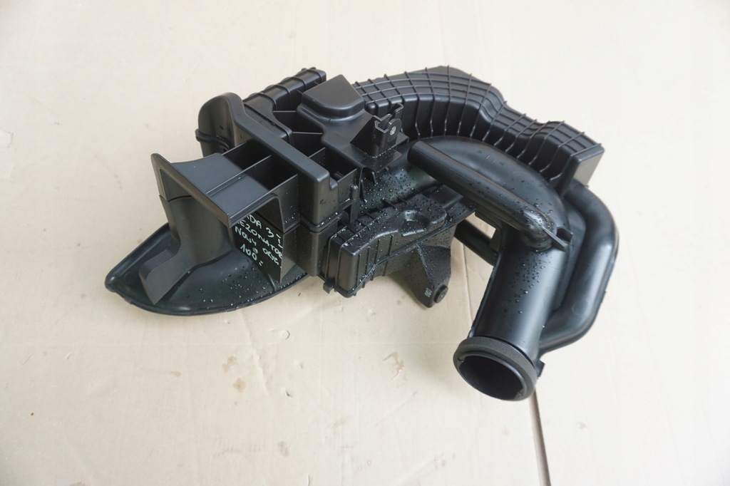 фото №1, Mazda 3 i bk резонатор новый оригинал